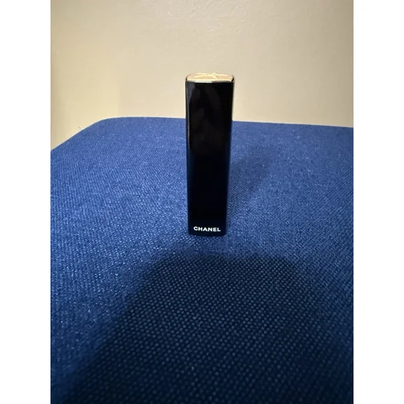 Chanel Allure Velvet Lipstick In Rouge Vie Radiant #138 - Picture 4 of 8